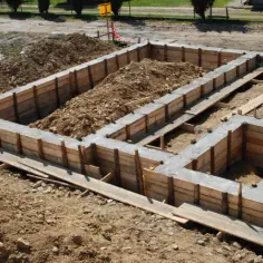 Jak zrobić fundament pod dom - poradnik budowlany krok po kroku