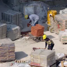 Ile łopat jest w worku cementu? Sprawdź, jak to obliczyć!
