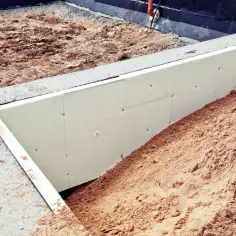 Jaki Styropian na Fundamenty Wybrać? Poznaj Różnice Między EPS a XPS