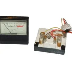 Wskaźnik wysterowania wychyłowy - czym jest i jak działa? Kluczowe zastosowania w sprzęcie audio i elektronice