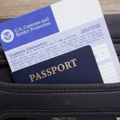 Oto aż 3 błędy z przejściówką EU-USA, które zrujnują twoją podróż