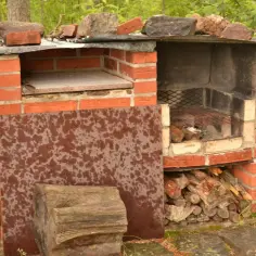 Jak zbudować murowaną grillo wędzarnię ogrodową - poradnik