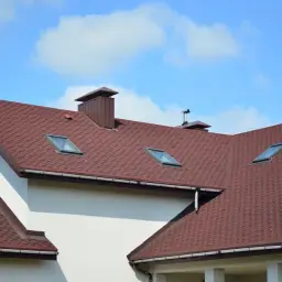 Ile kosztuje budowa dachu? Poznaj ceny materiałów i robocizny