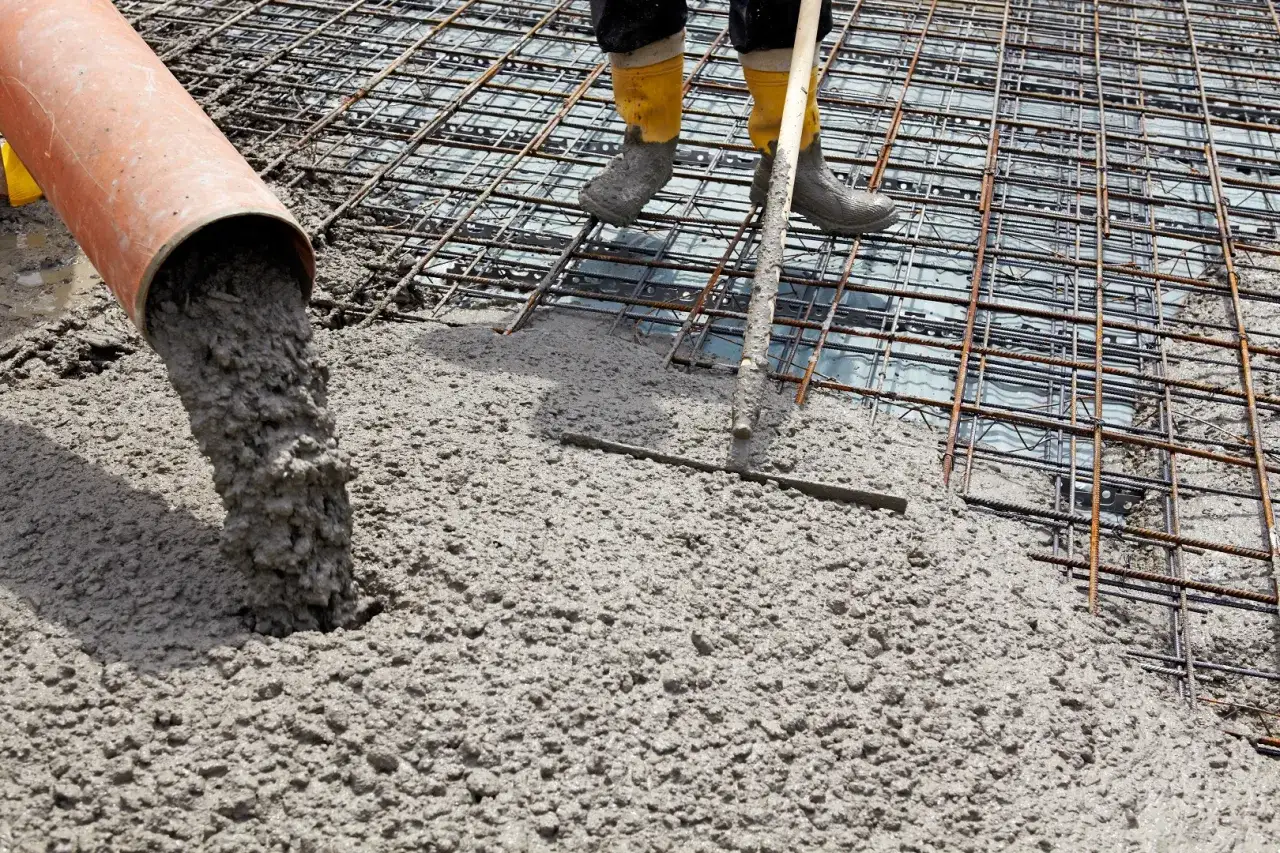 Zdjęcie Jak właściwie przygotować beton na fundament? Poradnik krok po kroku