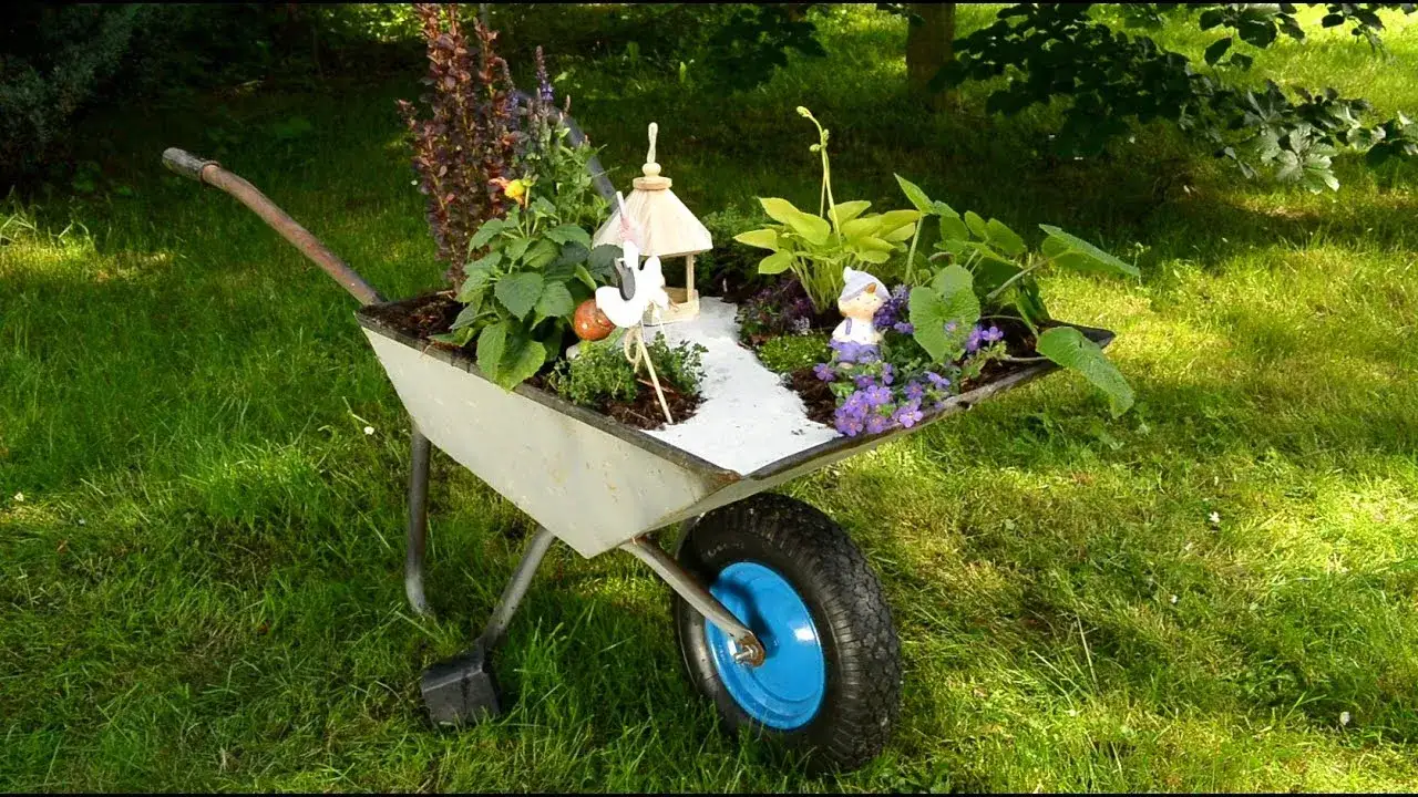 stara taczka kwietnik inspiracje