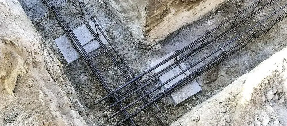 Zdjęcie Ile stali potrzeba na zbrojenie fundamentów? Obliczenia, normy i optymalna konstrukcja