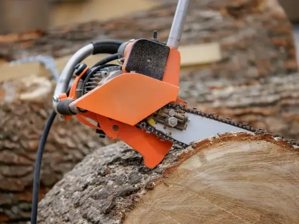 Makita czy Husqvarna? Porównanie pił spalinowych [2024]